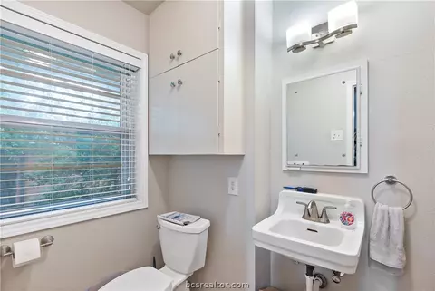 Bath - 4208 Nagle St, Bryan, TX 77801 photo 4 of 4