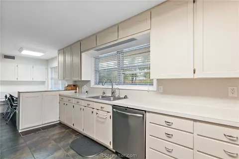 Kitchen - 4208 Nagle St, Bryan, TX 77801 photo 4 of 4