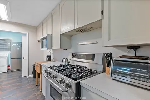 Kitchen - 4208 Nagle St, Bryan, TX 77801 photo 3 of 4