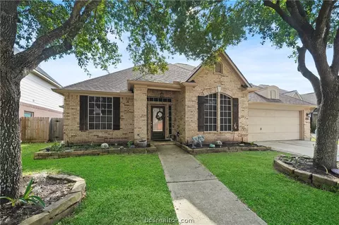 6423 Silver Crescent Dr, Houston, TX 77064