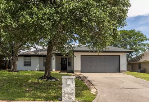 2008 Sandalwood Ln, Bryan, TX 77807