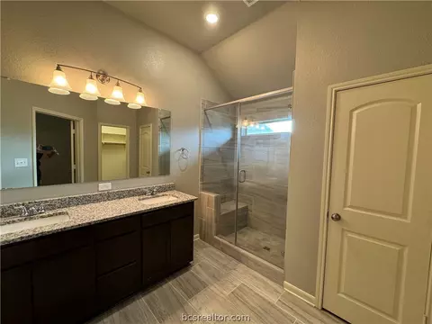 Bath - 2081 Positano Loop, Bryan, TX 77808 photo 1 of 3