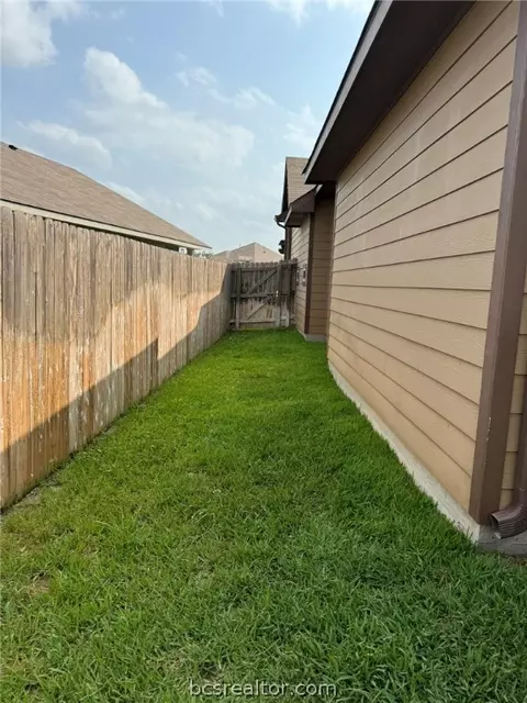 Exterior - 2081 Positano Loop, Bryan, TX 77808 photo 3 of 5