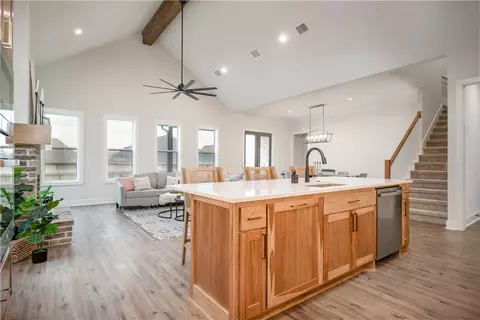 3588 Chantilly Path, Bryan, TX 77808 photo 4