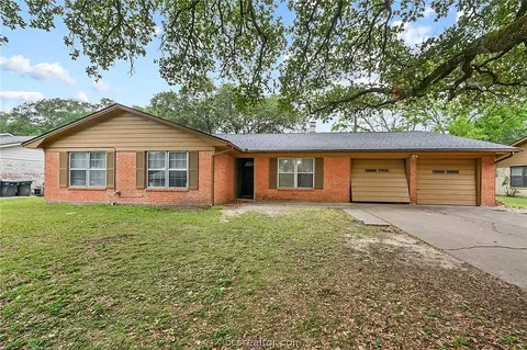1401 Village Dr, College Station, TX 77840