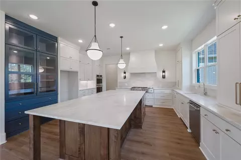 2126 Joe Will Dr, College Station, TX 77845