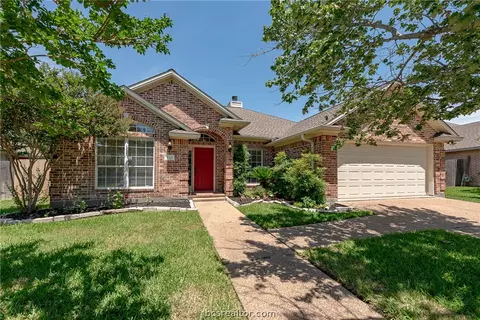 311 Bernburg Ln, College Station, TX 77845
