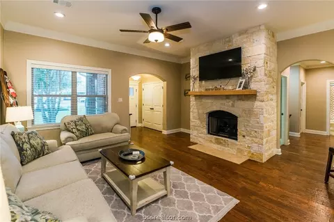4255 Rocky Rhodes Dr, College Station, TX 77845