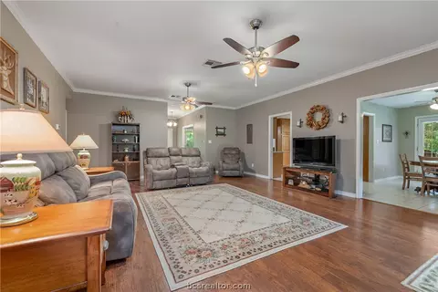 241 Rustic Oaks Dr, Bryan, TX 77808 photo 9