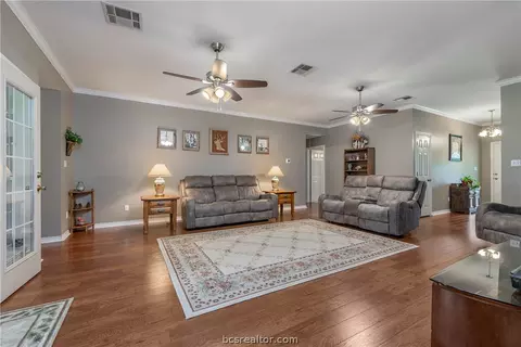 241 Rustic Oaks Dr, Bryan, TX 77808 photo 10