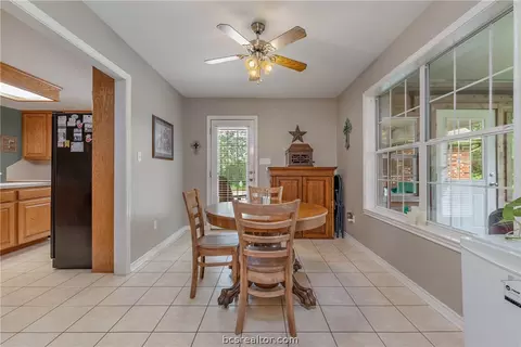 241 Rustic Oaks Dr, Bryan, TX 77808 photo 11
