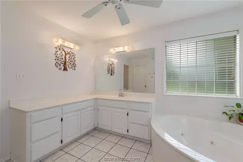 241 Rustic Oaks Dr, Bryan, TX 77808 photo 23