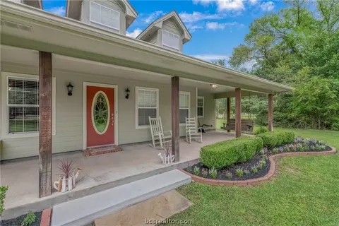 241 Rustic Oaks Dr, Bryan, TX 77808 photo 4