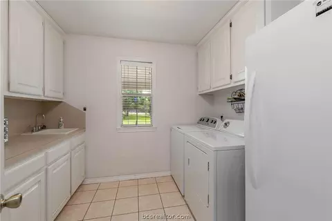 241 Rustic Oaks Dr, Bryan, TX 77808 photo 16