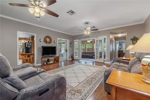 241 Rustic Oaks Dr, Bryan, TX 77808 photo 8