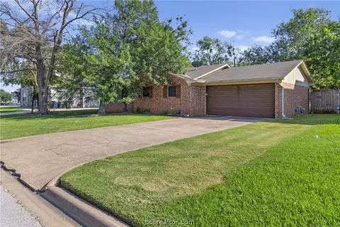 1010 Hereford St, College Station, TX 77840