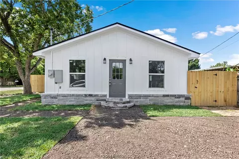 1800 Sanford, Navasota, TX 77868