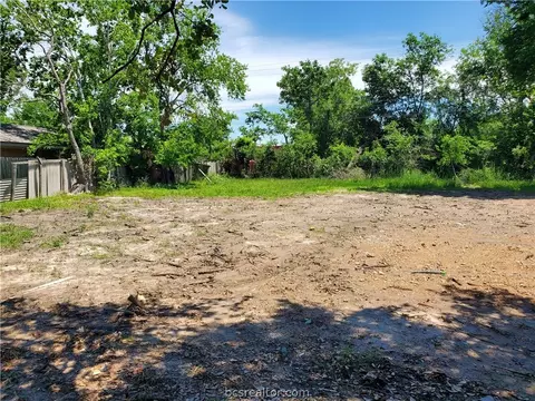 2315 Franklin Dr, Bryan, TX 77801 photo 4