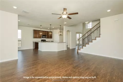 1386 Kingsgate Dr, Bryan, TX 77807 photo 2