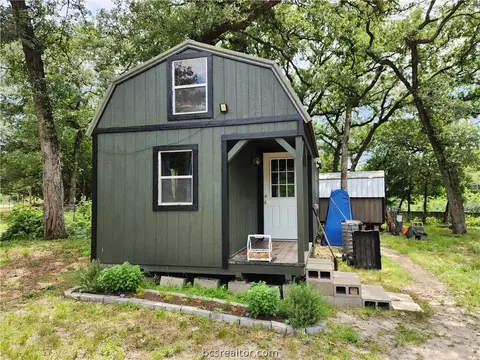 1155 Oaks Dr, Caldwell, TX 77836