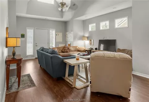 501 Clay St, Bryan, TX 77801 photo 3