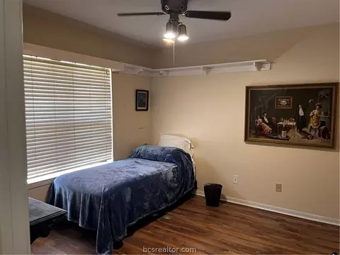 2821 Oakside Dr, Bryan, TX 77802 photo 11