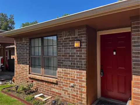 2821 Oakside Dr, Bryan, TX 77802 photo 3