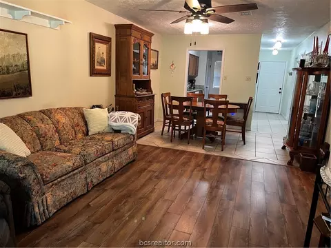 2821 Oakside Dr, Bryan, TX 77802 photo 7