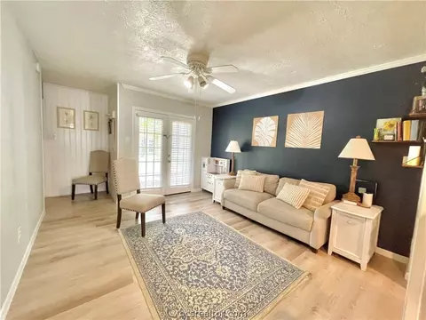 1411 Airline Drive B, College Station, TX 77845