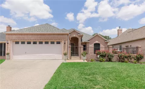 3116 Broadmoor Dr, Bryan, TX 77802