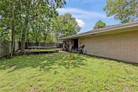 411 Day Ave, Bryan, TX 77801 photo 6