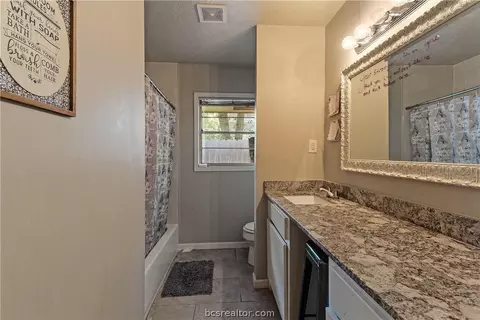 411 Day Ave, Bryan, TX 77801 photo 17