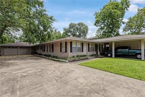 411 Day Ave, Bryan, TX 77801 photo 32