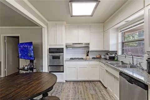 411 Day Ave, Bryan, TX 77801 photo 37