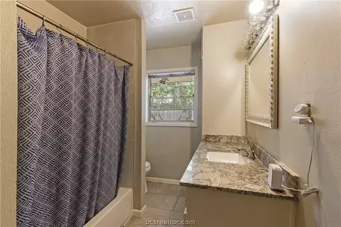 411 Day Ave, Bryan, TX 77801 photo 19