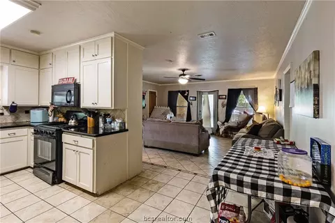 411 Day Ave, Bryan, TX 77801 photo 29