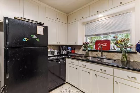 411 Day Ave, Bryan, TX 77801 photo 15