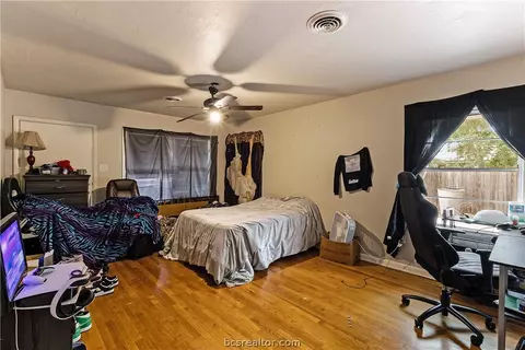 411 Day Ave, Bryan, TX 77801 photo 27