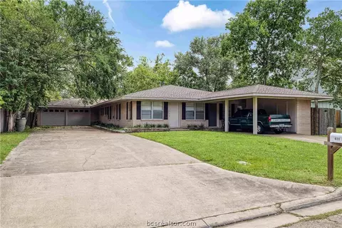 411 Day Ave, Bryan, TX 77801 photo 4