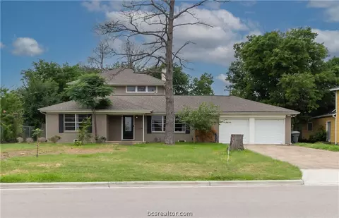 1304 Walton Dr, College Station, TX 77840