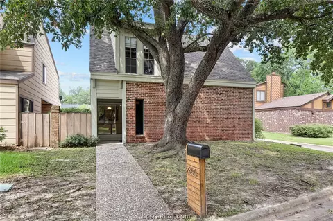 2806 Briarcreek Ct, Bryan, TX 77802