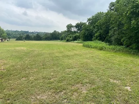 910 Burleson St, Brenham, TX 77833