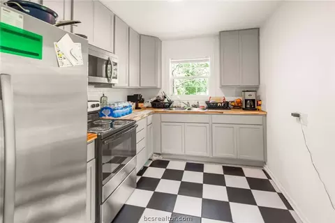 Kitchen - 1300 Antone St, Bryan, TX 77803 photo 5 of 5