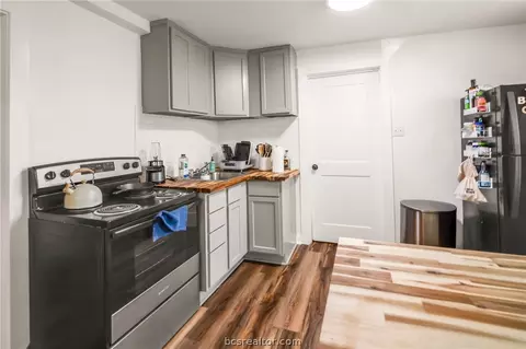 Kitchen - 1300 Antone St, Bryan, TX 77803 photo 4 of 5