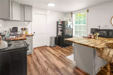 Kitchen - 1300 Antone St, Bryan, TX 77803 photo 3 of 5