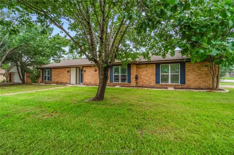 3500 Oak Hill Dr, Bryan, TX 77802