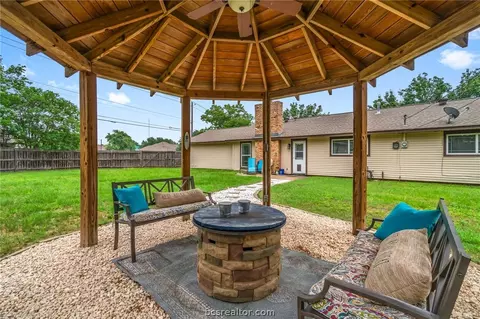 Exterior - 3500 Oak Hill Dr, Bryan, TX 77802 photo 3 of 7