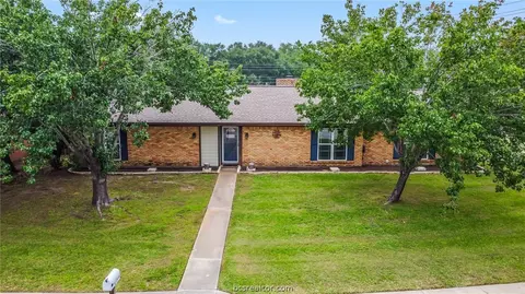 Exterior - 3500 Oak Hill Dr, Bryan, TX 77802 photo 2 of 7