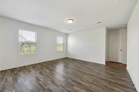5580 Fox Bluff Dr, Bryan, TX 77807 photo 7