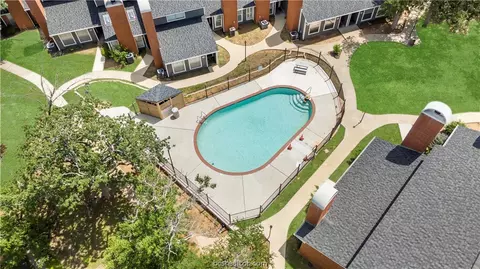 1500 Olympia Way 10, College Station, TX 77840